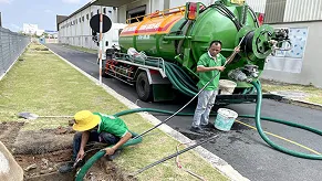 Thông hút bể phốt tòa nhà chung cư cao cấp