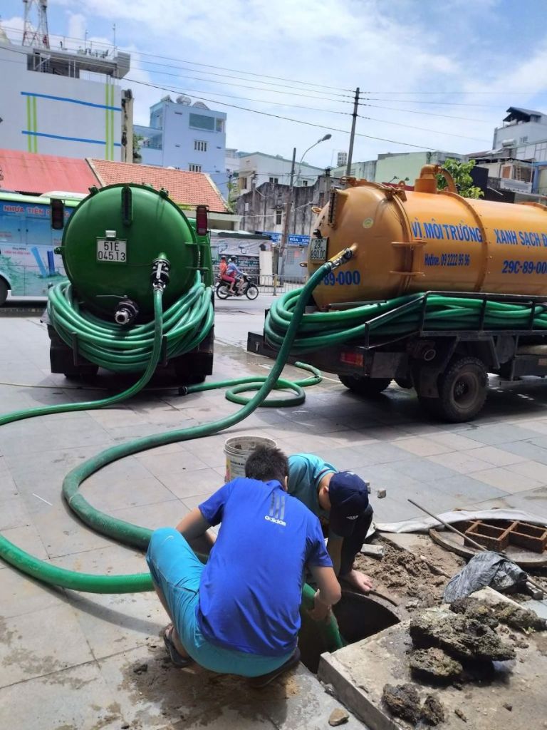 Khi Nào Cần Sử Dụng Dịch Vụ Hút Bể Phốt?