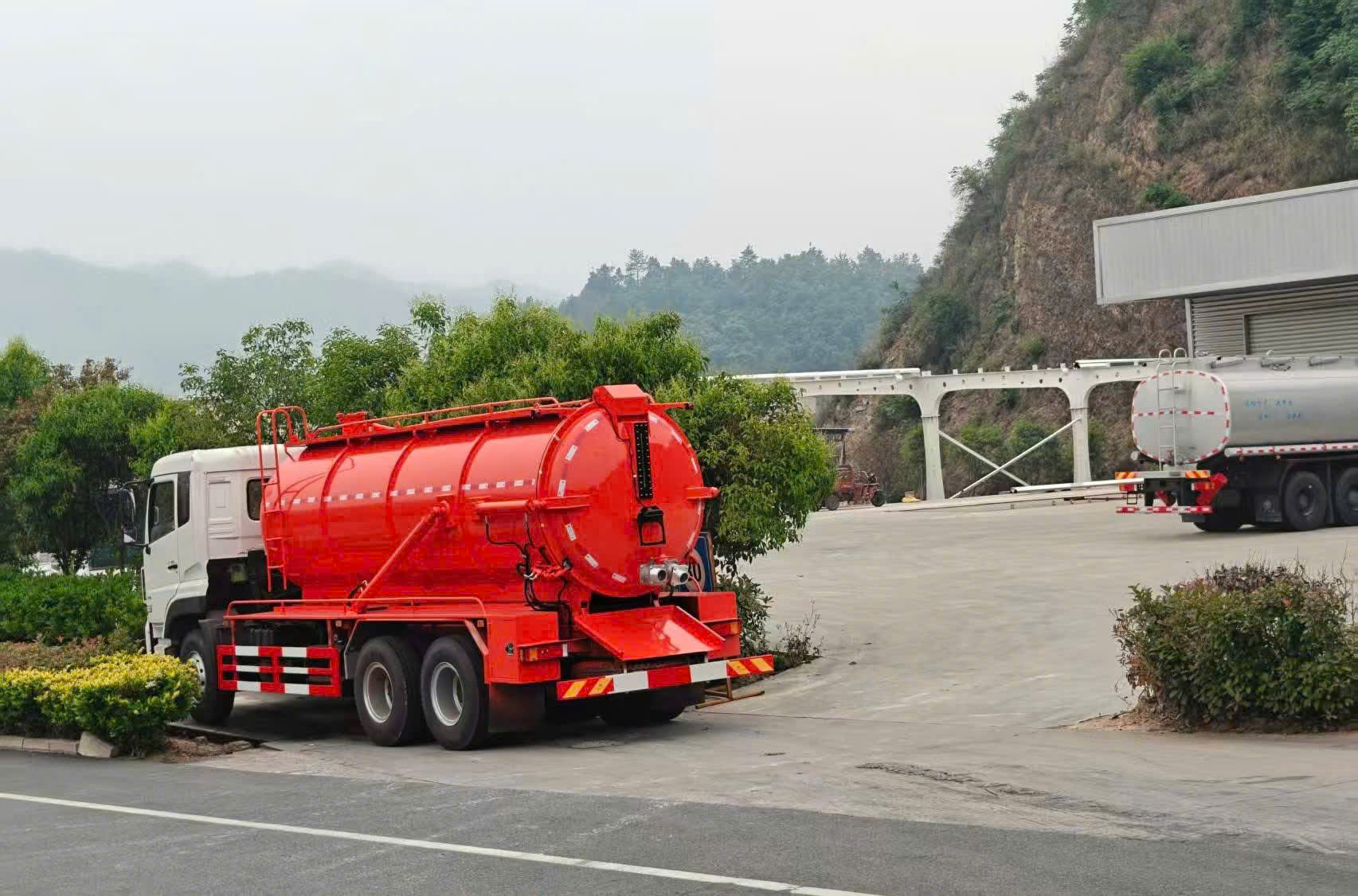 Xử Lý Môi Trường Tiến Phát – Đơn Vị Dịch Vụ Hút Bể Phốt Được Nhiều Khách Hàng Tin Tưởng