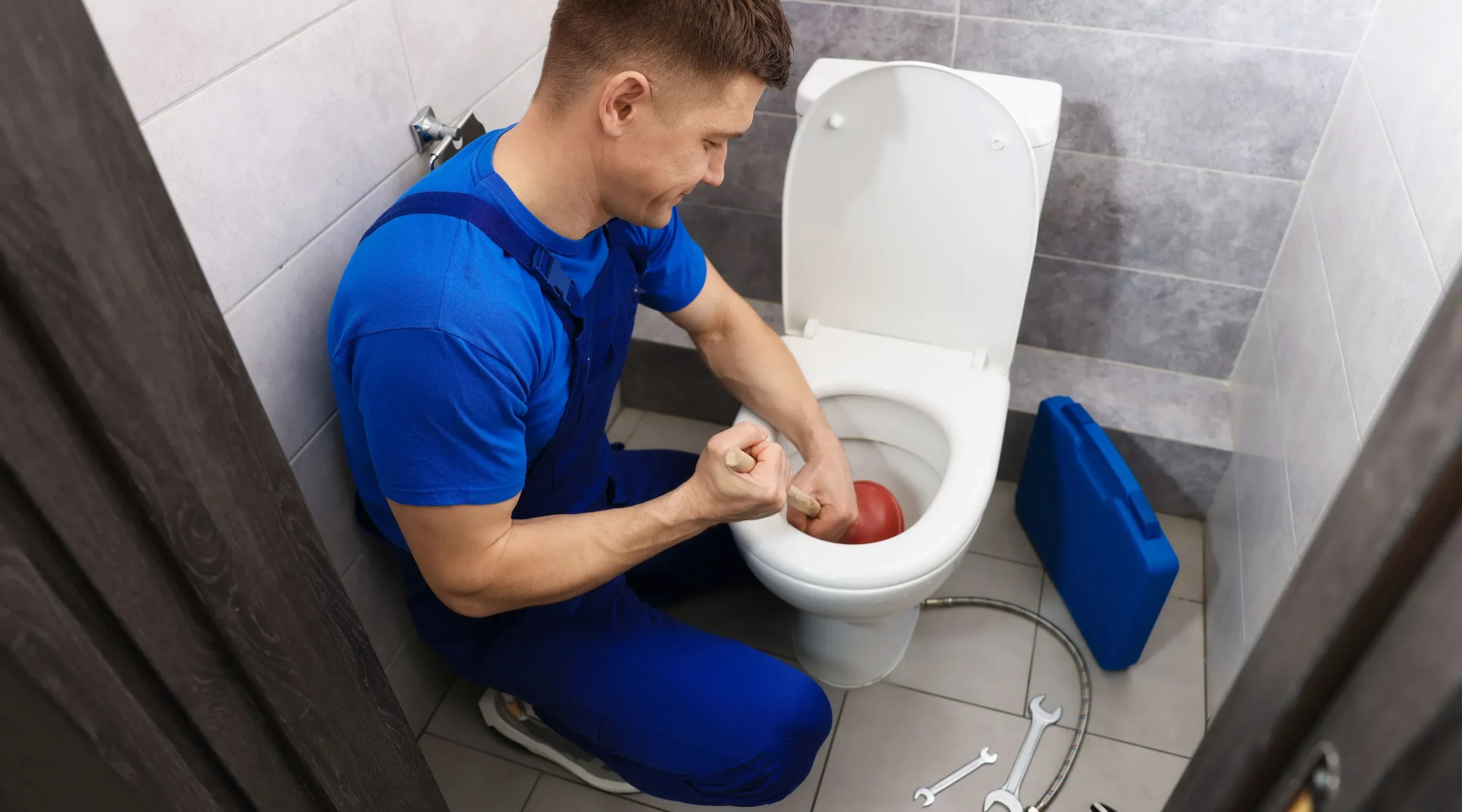 Dịch Vụ Hút Hầm Cầu Không Làm Bẩn Nhà Là Gì?