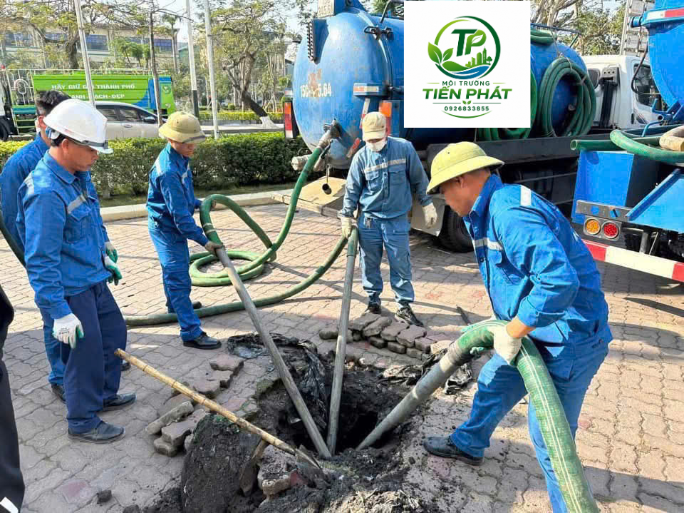 Hút Bể Phốt Giá Rẻ Không Đục Phá Là Gì?