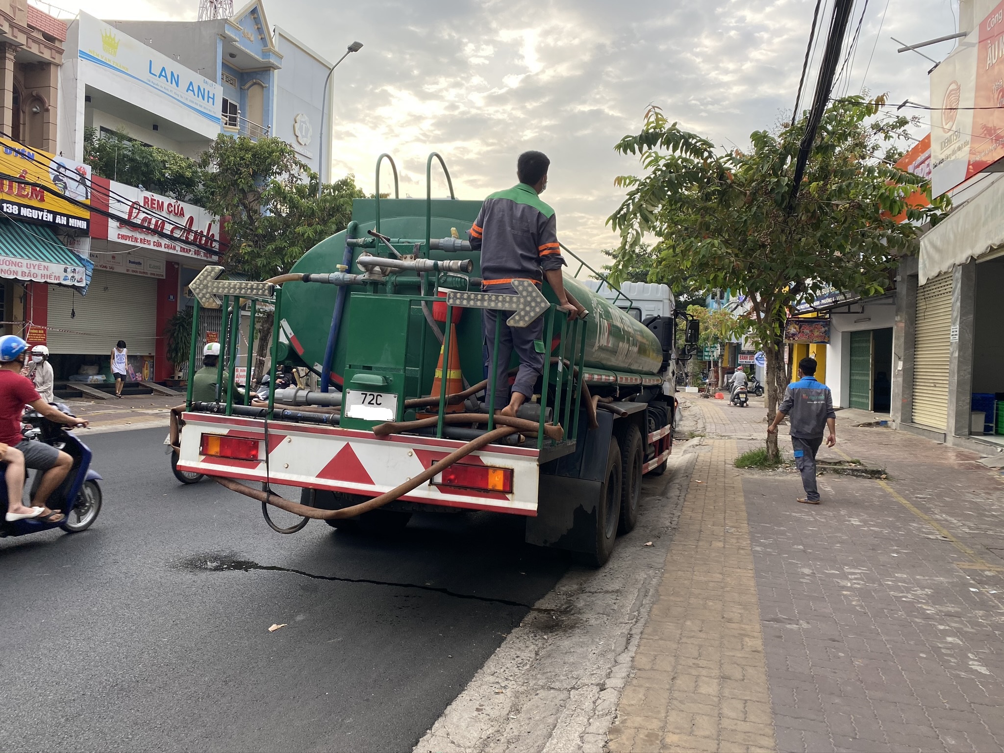 Dịch Vụ Xử Lý Môi Trường Là Gì?