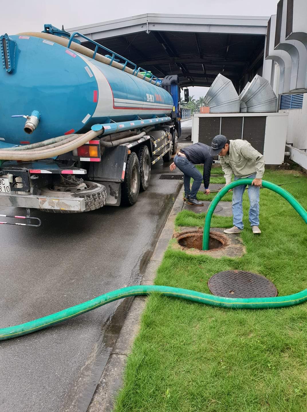 Hút Bể Phốt Giá Rẻ Phục Vụ Ngày Đêm Kết Hợp Các Dịch Vụ Môi Trường