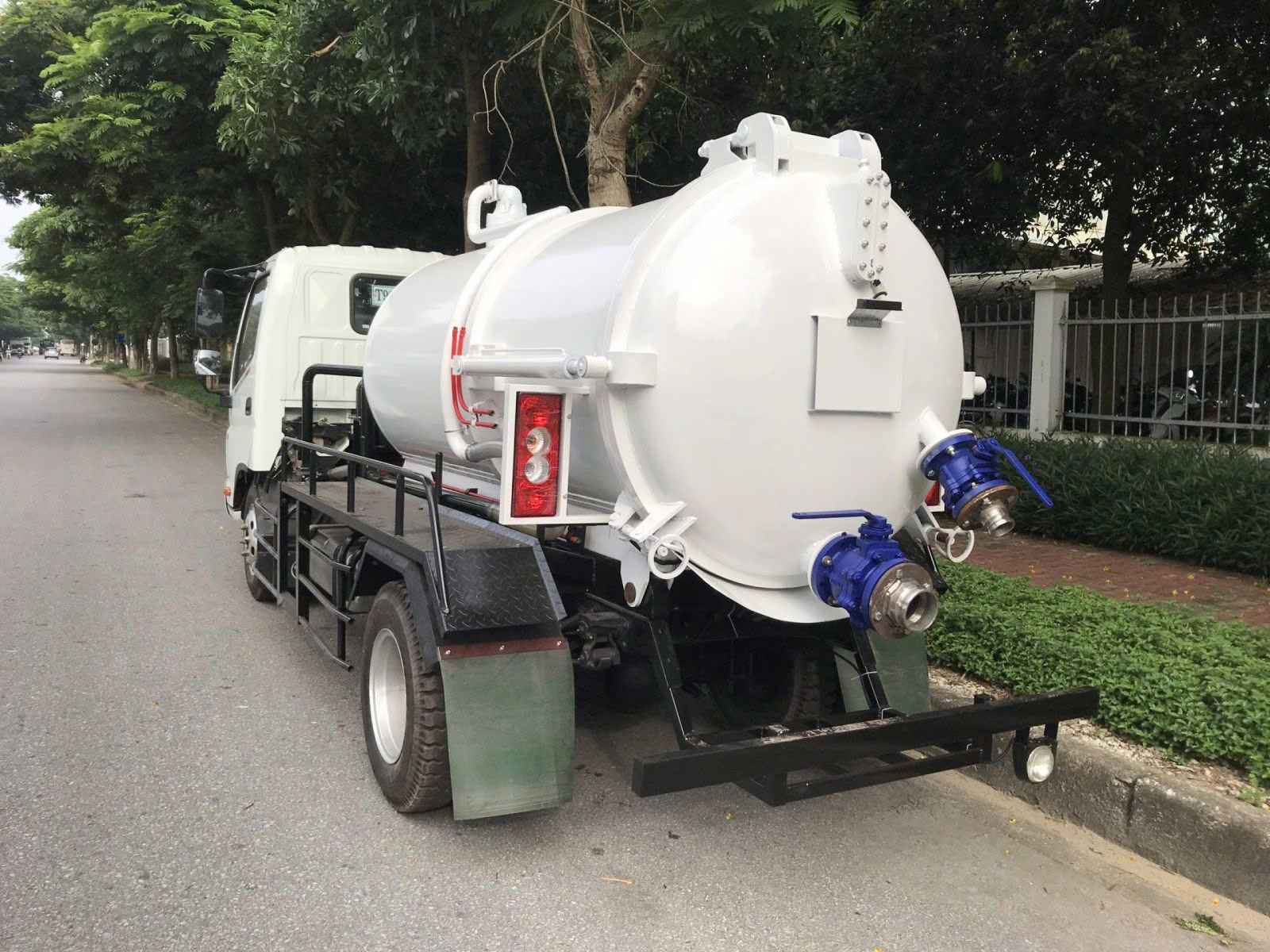 Vệ Sinh Bể Nước Sạch Và Thải - Bảo Vệ Nguồn Nước