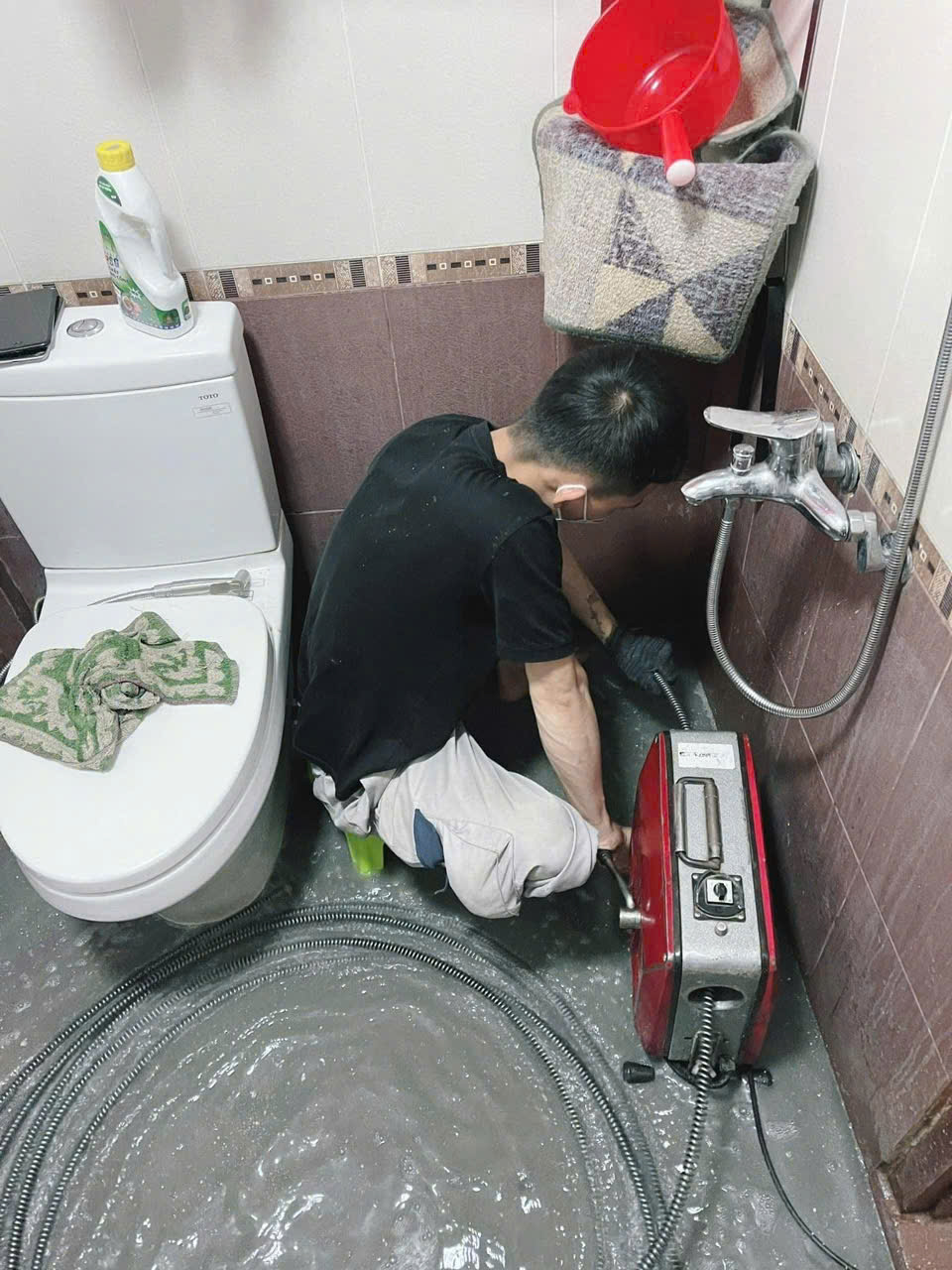 Hút Hố Ga Hút Hầm Cầu: Nhanh chóng, sạch sẽ, hiệu quả